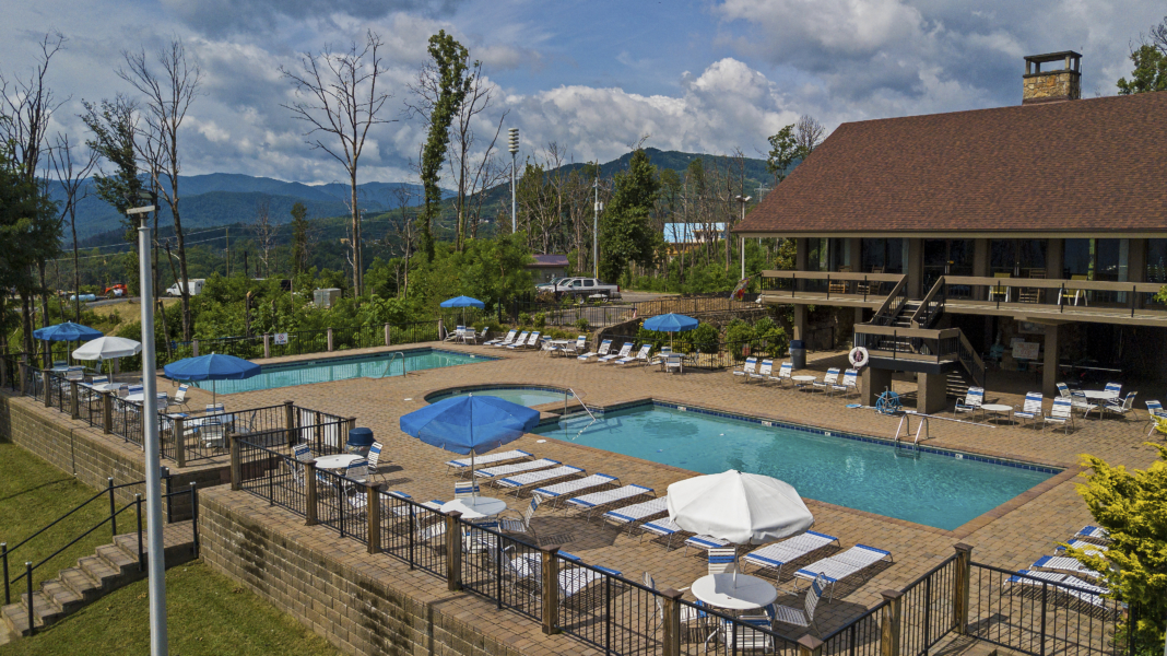 Smoky Mountain Cabin Rentals Gatlinburg Hotels With Swimming Pools
